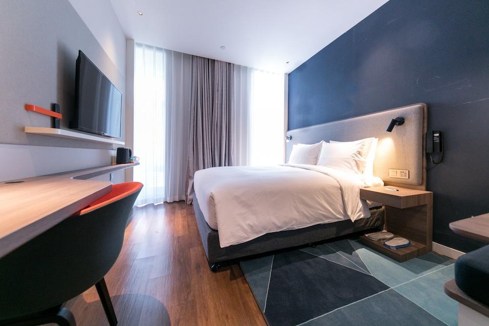 Holiday Inn Express Shanghai Tangzhen By Ihg - 20 Mins To Disney Land Exteriör bild