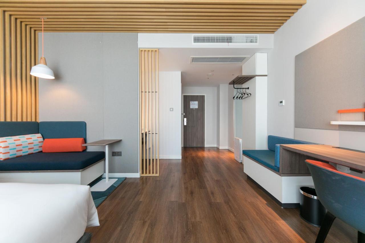 Holiday Inn Express Shanghai Tangzhen By Ihg - 20 Mins To Disney Land Exteriör bild