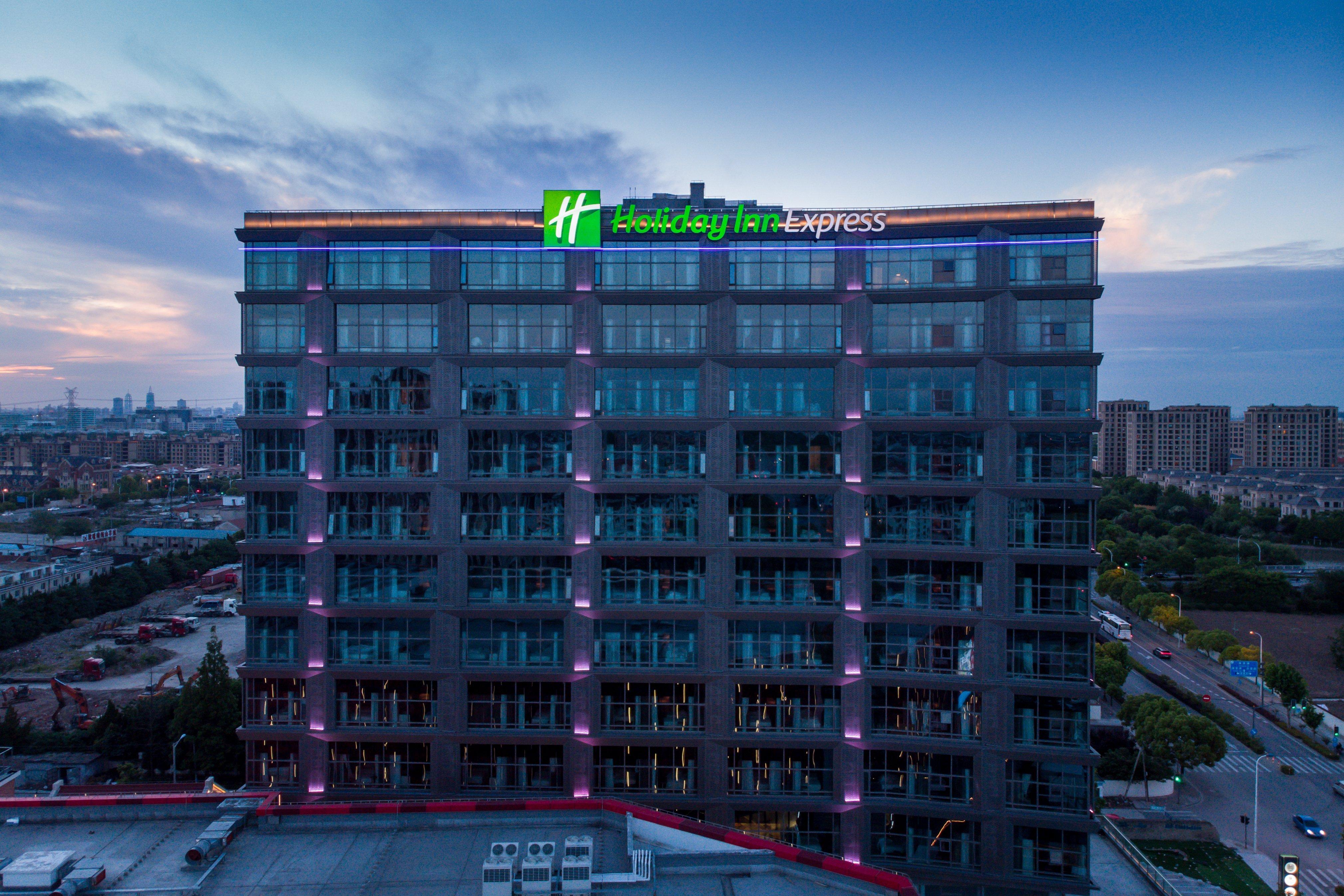 Holiday Inn Express Shanghai Tangzhen By Ihg - 20 Mins To Disney Land Exteriör bild