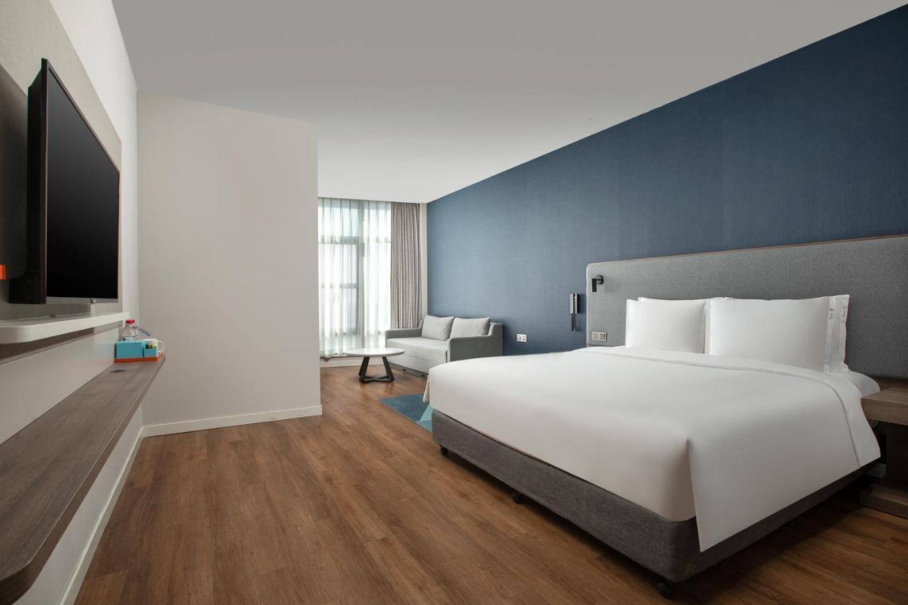 Holiday Inn Express Shanghai Tangzhen By Ihg - 20 Mins To Disney Land Exteriör bild