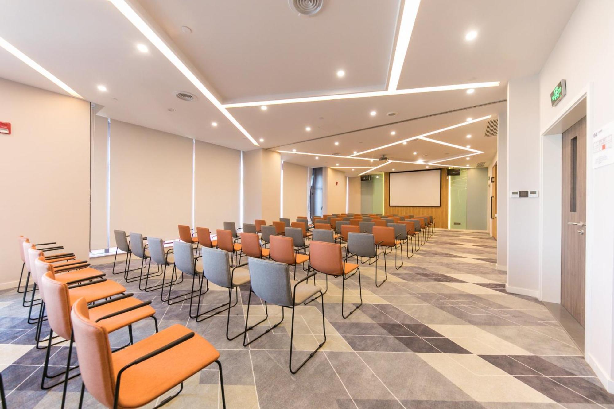 Holiday Inn Express Shanghai Tangzhen By Ihg - 20 Mins To Disney Land Exteriör bild